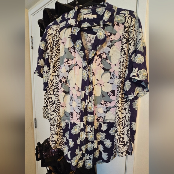 We The Free Tops - EUC! We the Free Floral Patterned Woman's Shirt - Small